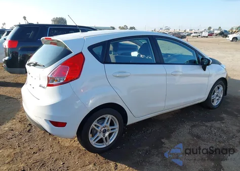 2018 Ford Fiesta Se z USA, uszkodzony, nr VIN 3FADP4EJXJM127624